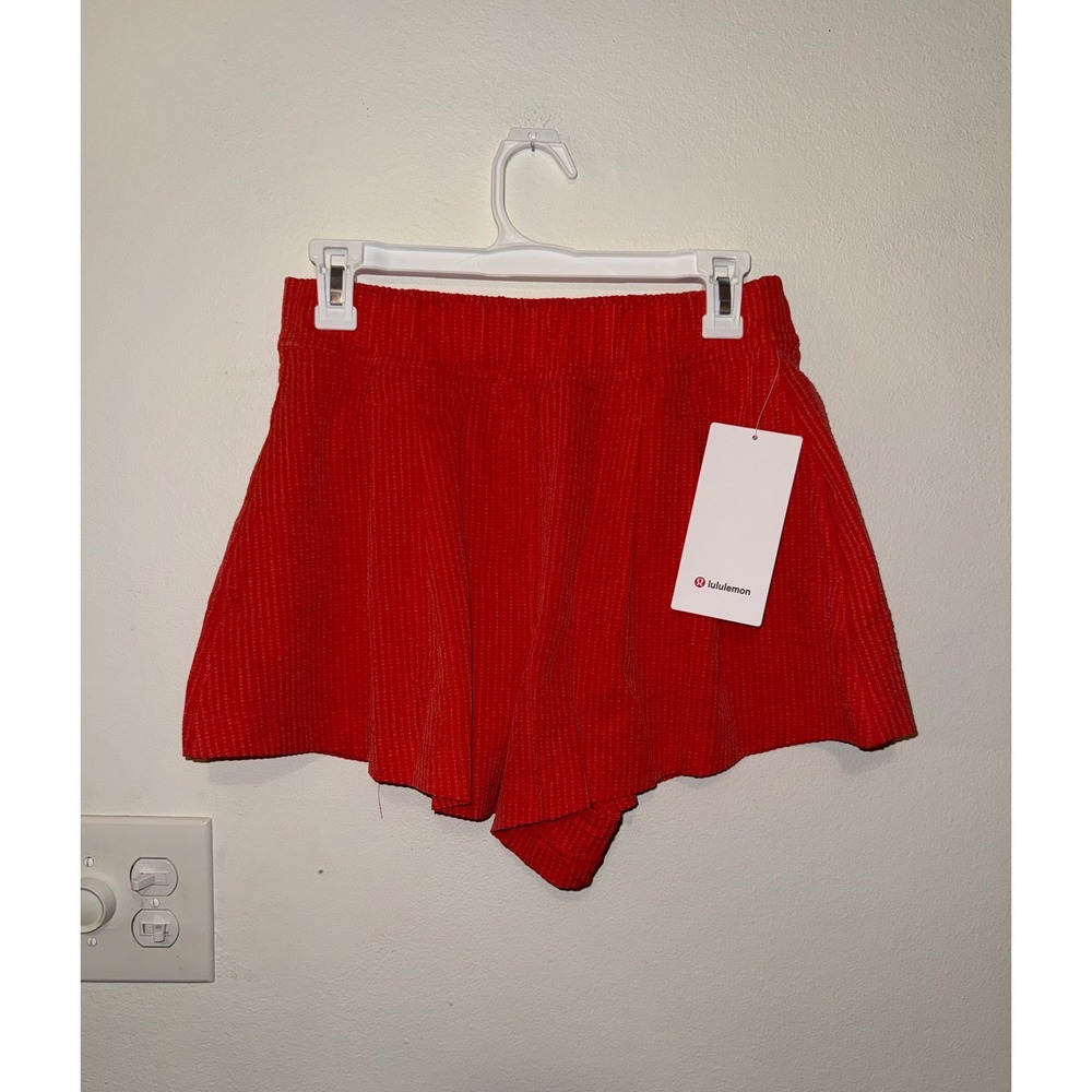 Lululemon Seersucker WovenAir HR Pleated Short 3.5" Starburst Size S NWT